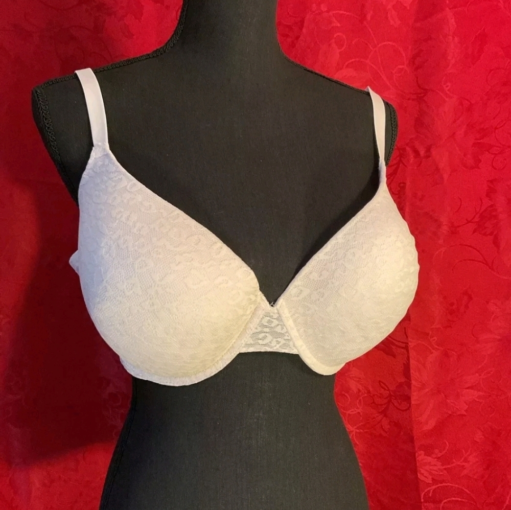 Victoria’s Secret 38DD Wear Everywhere White Push-up Bra